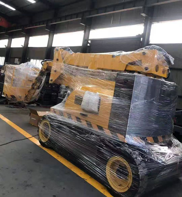 自行式曲臂高空作業平臺 自行式曲臂高空作業平臺