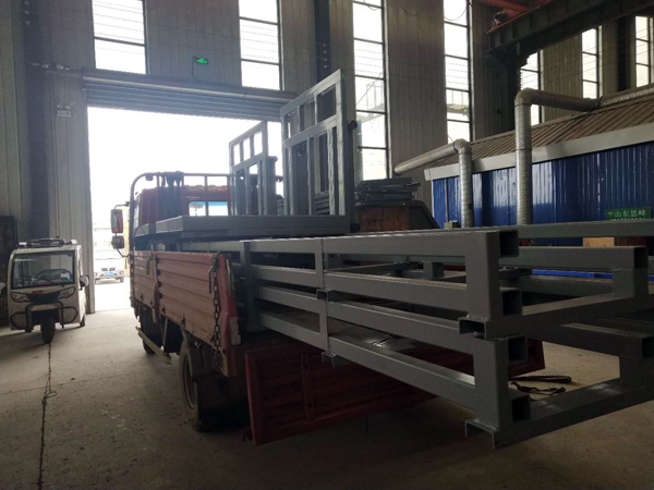 液壓升降機(jī)發(fā)貨 液壓升降機(jī)發(fā)貨